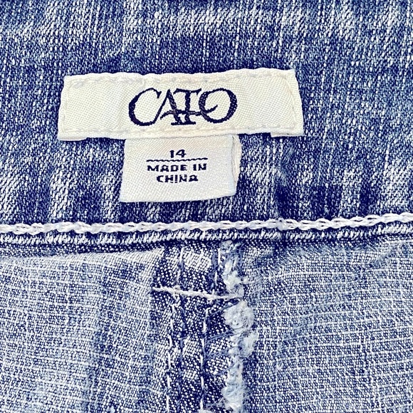 Cato Premium Denim Size 14 High Rise Cuffed Shorts - Picture 3 of 3